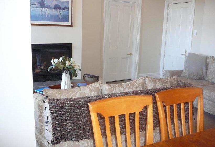 Nelson Heights Bed & Breakfast 1