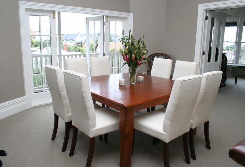 Nelson Heights Bed & Breakfast 20