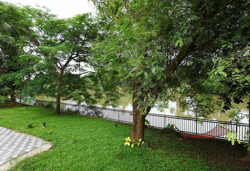 Bed and Breakfast Nadhiyoram 1