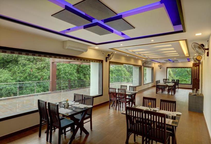 Bed and Breakfast Nadhiyoram 13