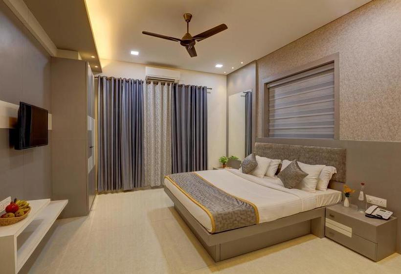 Bed and Breakfast Nadhiyoram 3