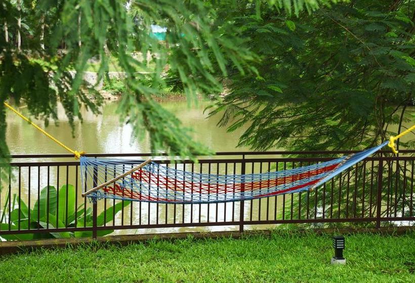 Bed and Breakfast Nadhiyoram 7