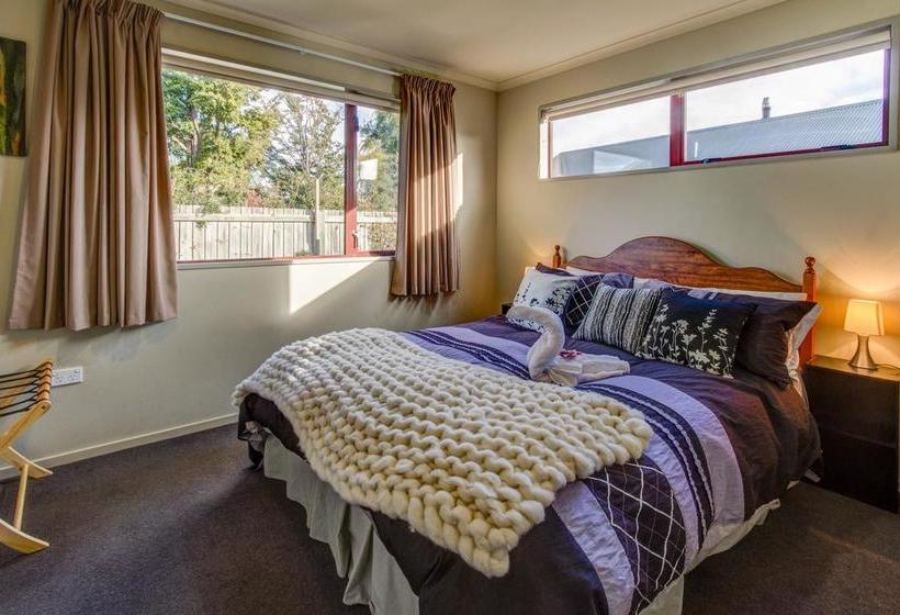 Bed and Breakfast Cosy Contemporary Hideaway