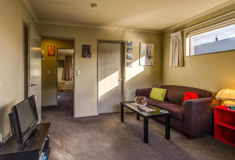 Bed and Breakfast Cosy Contemporary Hideaway 1