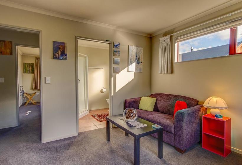 Bed and Breakfast Cosy Contemporary Hideaway 10