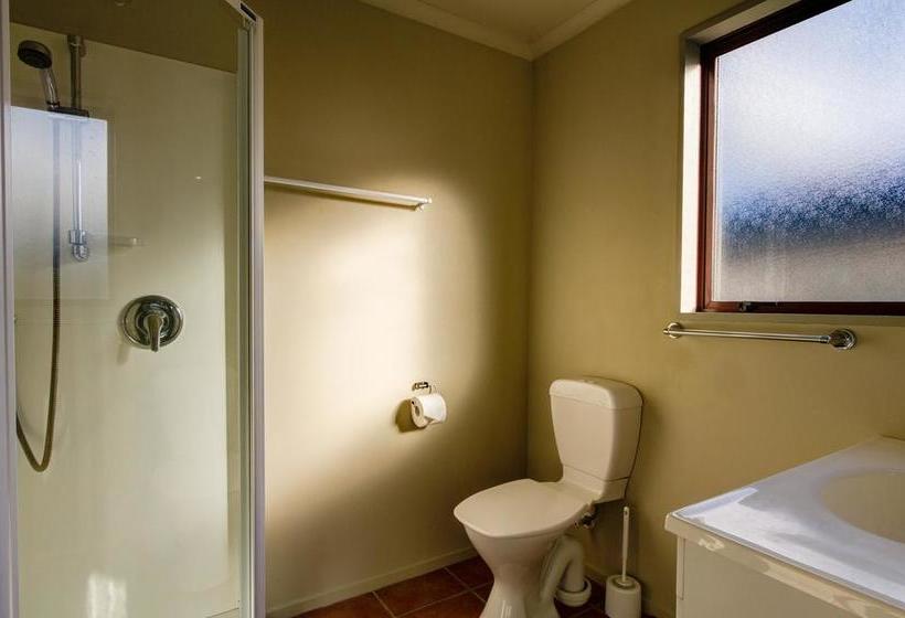 Bed and Breakfast Cosy Contemporary Hideaway 11