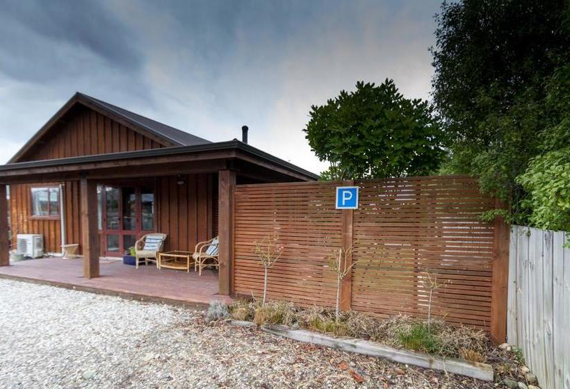 Bed and Breakfast Cosy Contemporary Hideaway 3