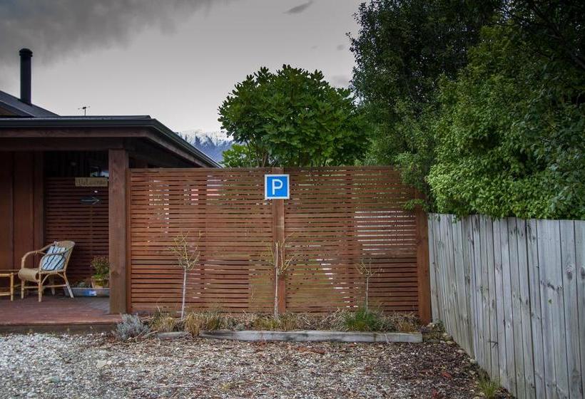 Bed and Breakfast Cosy Contemporary Hideaway 5