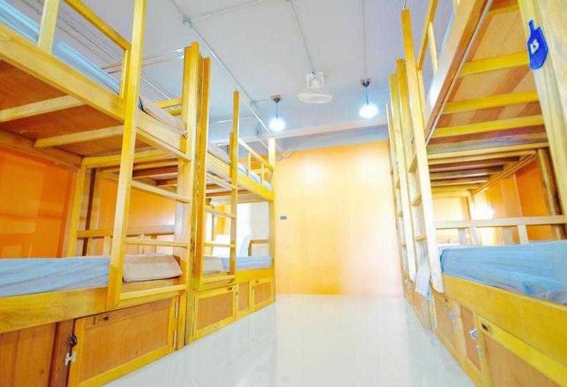 Nomad Hostel Krabi 11