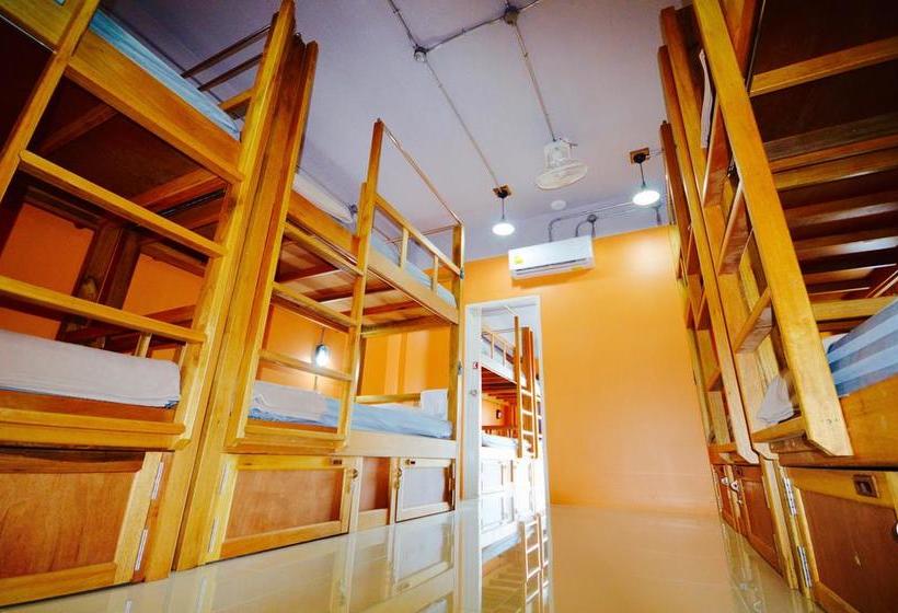 Nomad Hostel Krabi 15