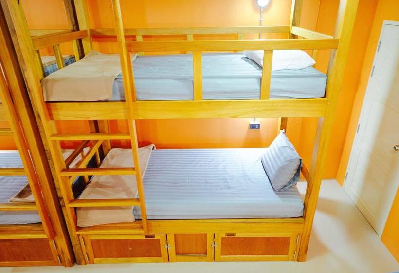 Nomad Hostel Krabi 16