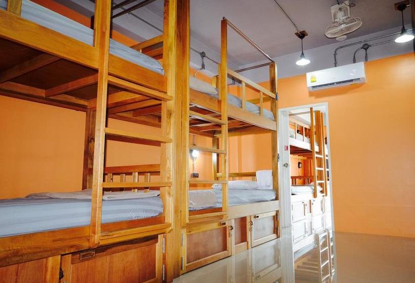 Nomad Hostel Krabi 19