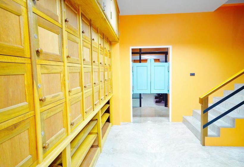 Nomad Hostel Krabi 5