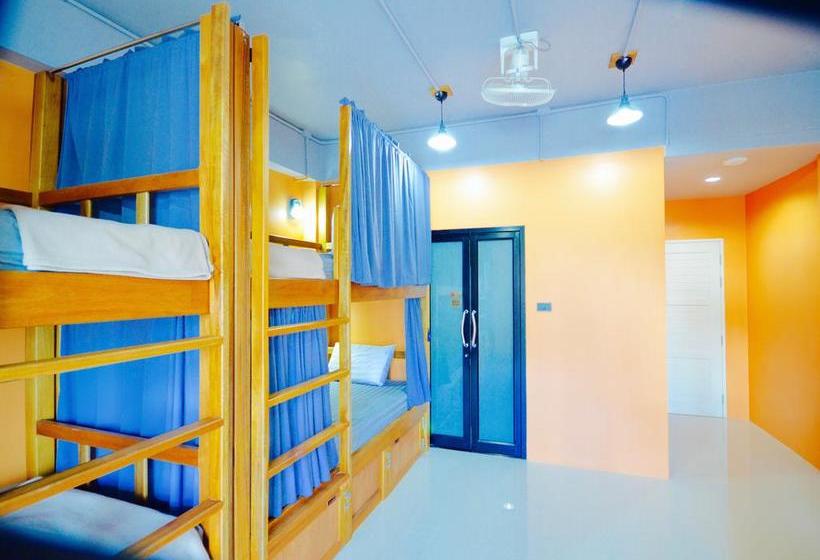 Nomad Hostel Krabi 8