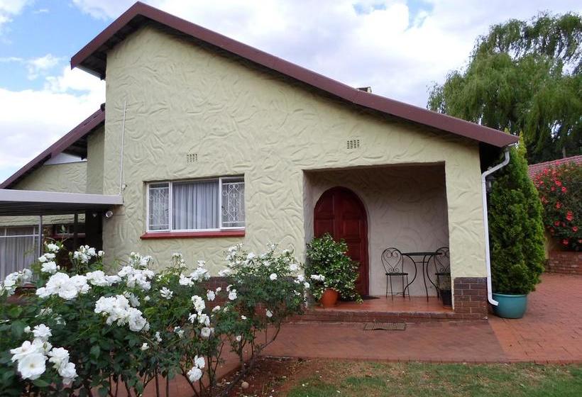 Hotel Jambar Close 14