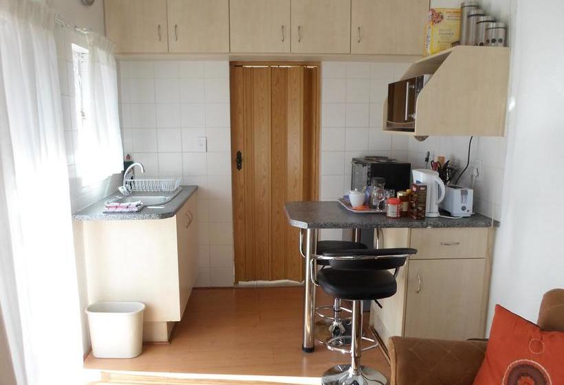 Hotel Jambar Close 3