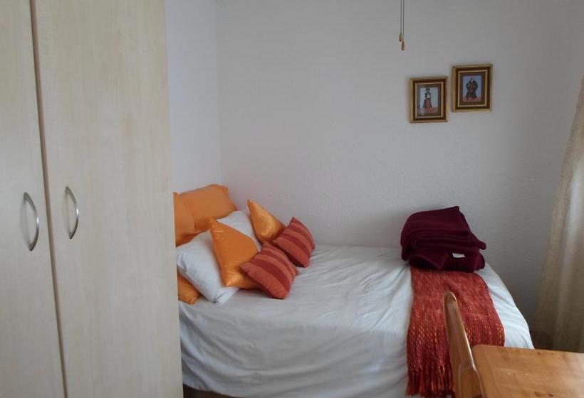 Hotel Jambar Close 4