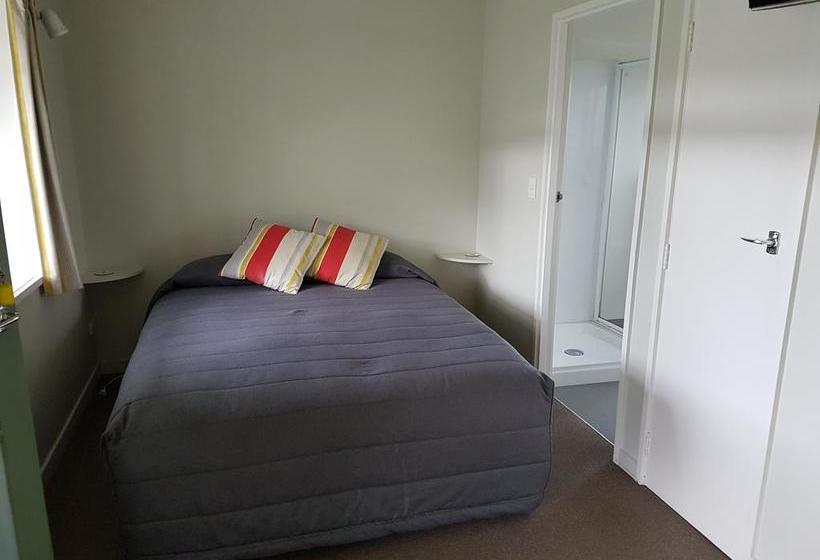 Featherston Motels And Camping 1