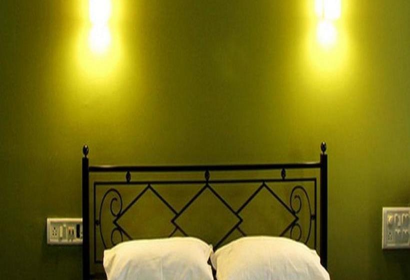 Hotel Eastern Point Inn 2