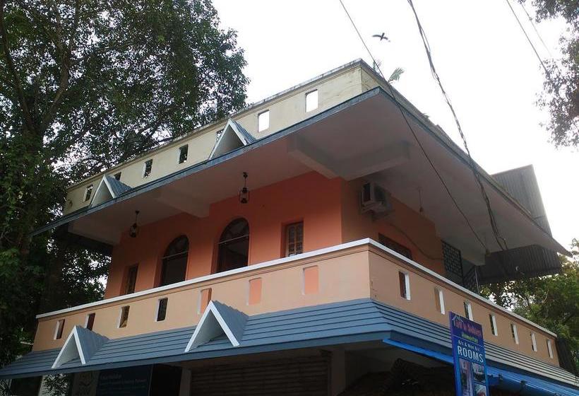 Hostel Arif In Holiday