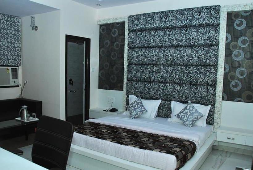 Hotel Govinda Royal 13