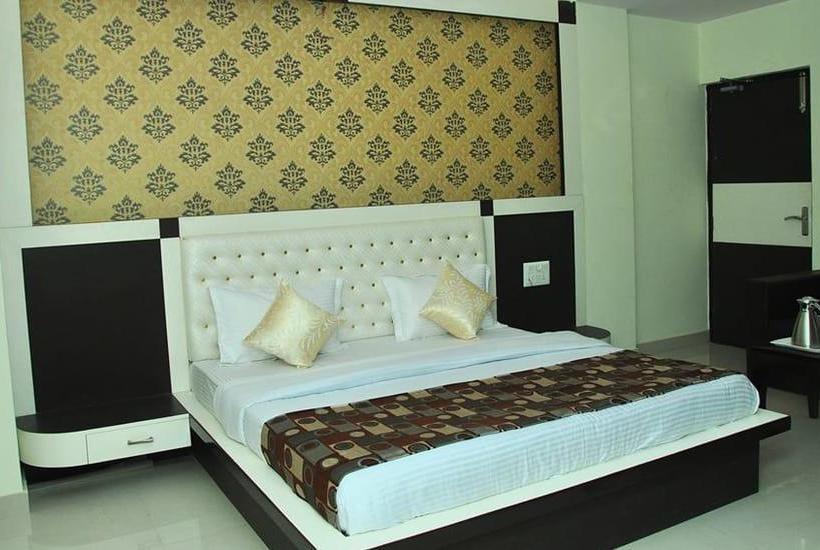 Hotel Govinda Royal 14