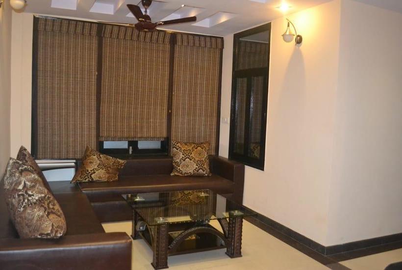 Hotel Govinda Royal 18