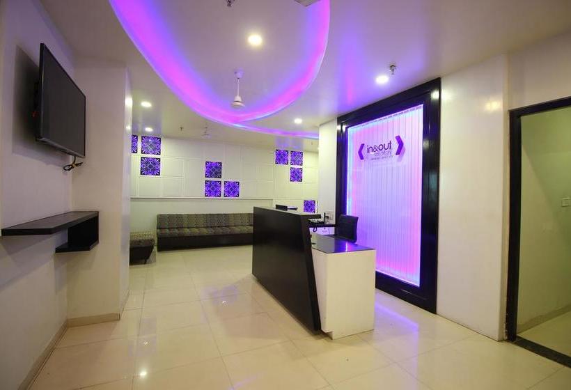 Bed and Breakfast In & Out Dormitory Ahmedabad