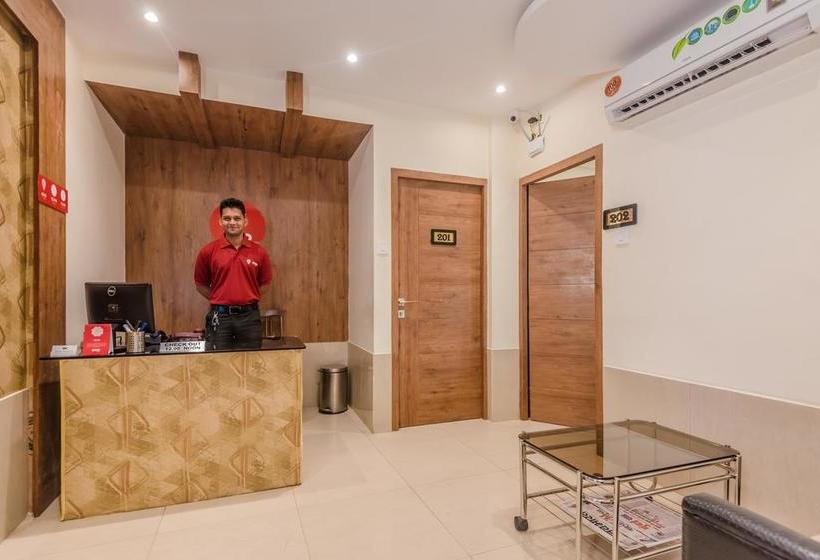 Oyo 8363 Hotel Royal Inn 2