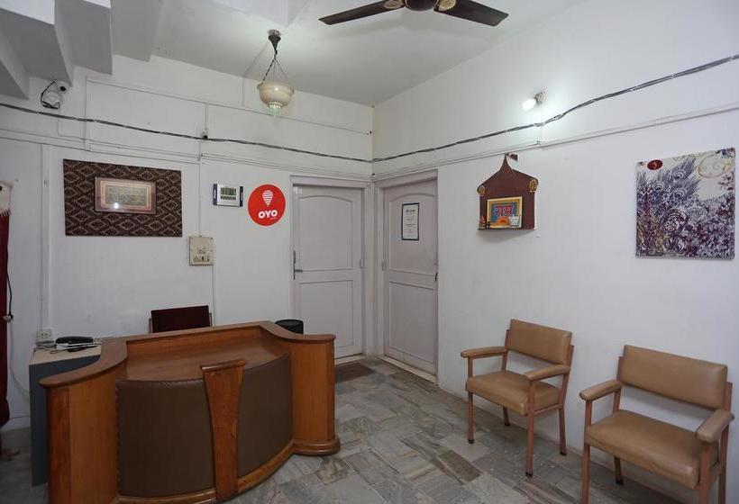 Hotel Oyo 9009 Near Railway Station 1