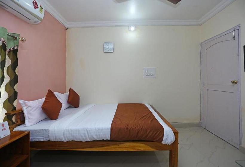 Hotel Oyo 9009 Near Railway Station 14