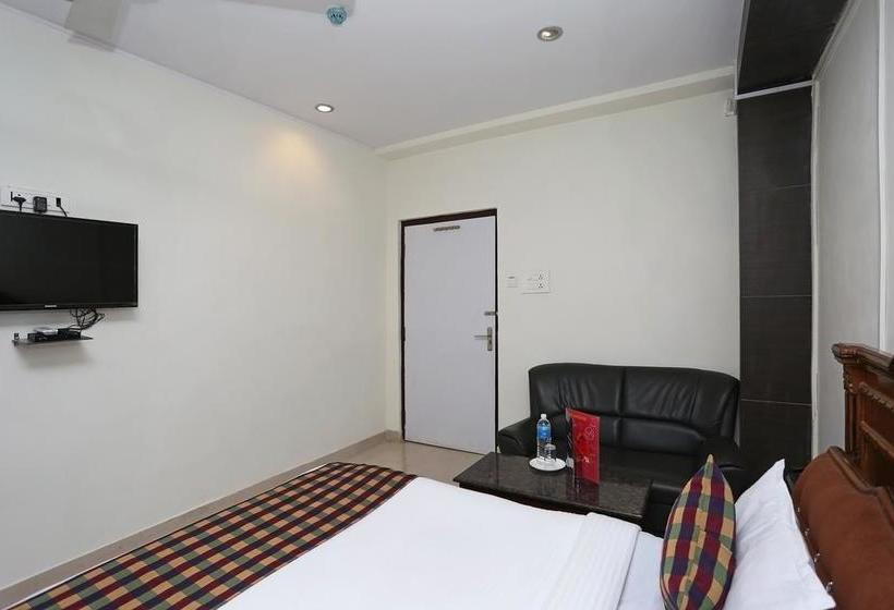 Oyo 8976 Hotel Park Street 2 13