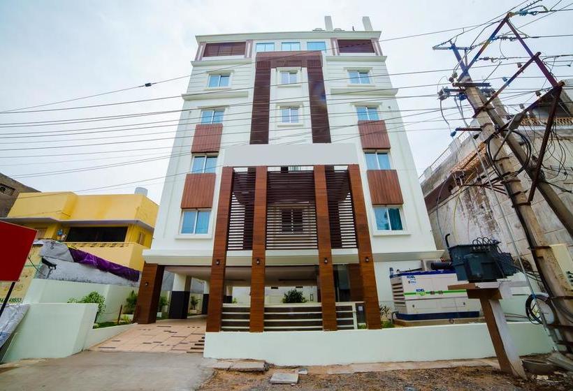 Hotel Oyo 9053 Capital Residency