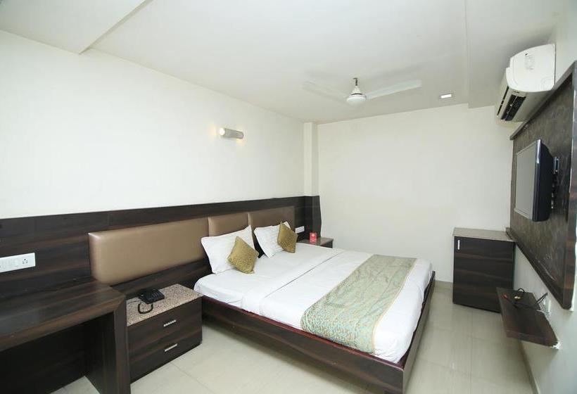 Oyo 9027 Hotel Orchid Regency 4