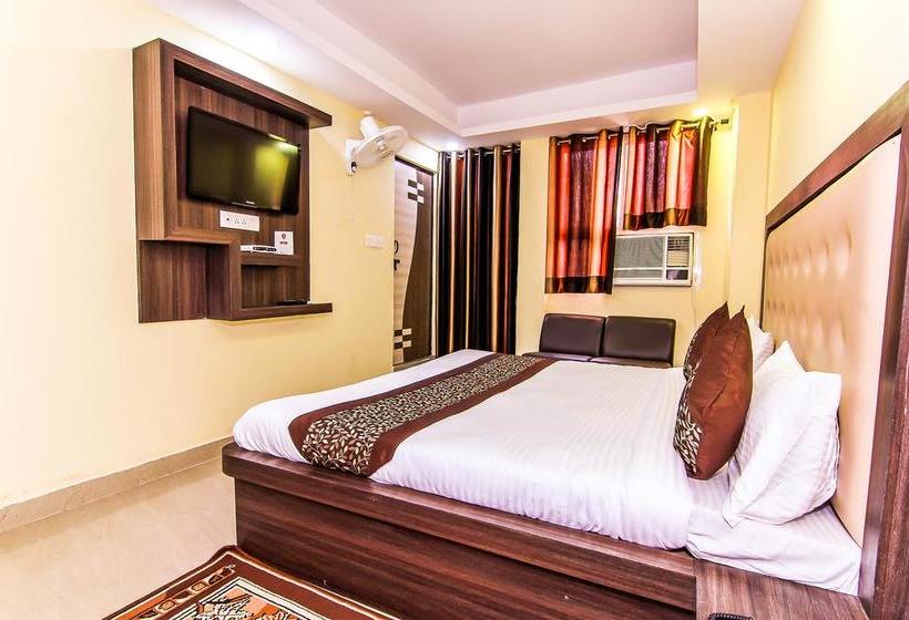 Oyo 6793 Hotel Cz 10