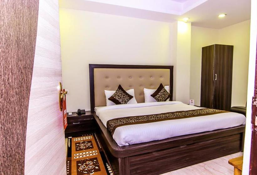 Oyo 6793 Hotel Cz 11