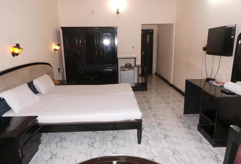 Hotel Benzy Palace 9