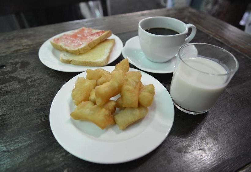 The Iris Resort Chao Lao Beach