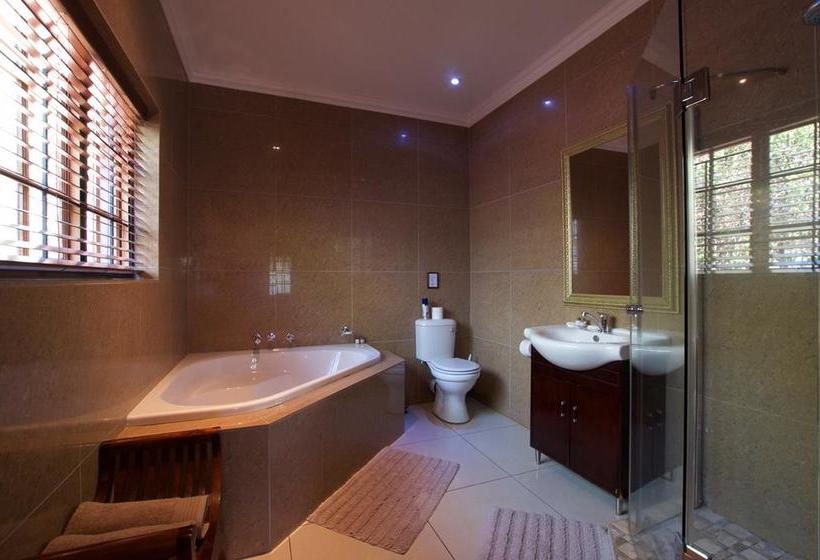 Tuskers Bush Lodge B&b