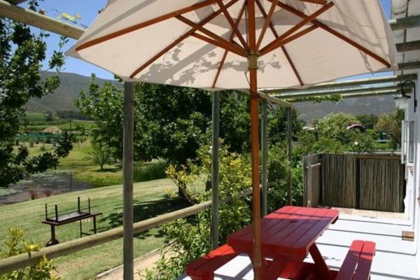 Hotel A Pinot Noir Cottage @ Sir Robert Stanford Estate 4