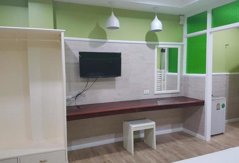 Hotel Jatuporn Mansion 13