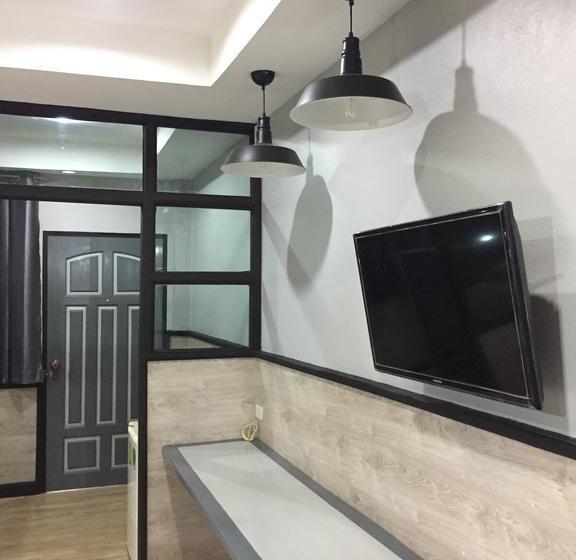 Hotel Jatuporn Mansion 15