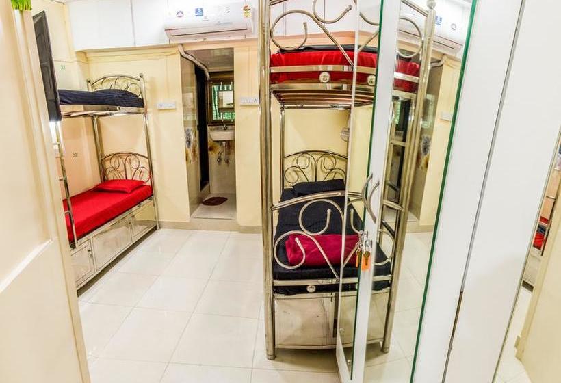 Airport Hostel Bombay Backpackers 3