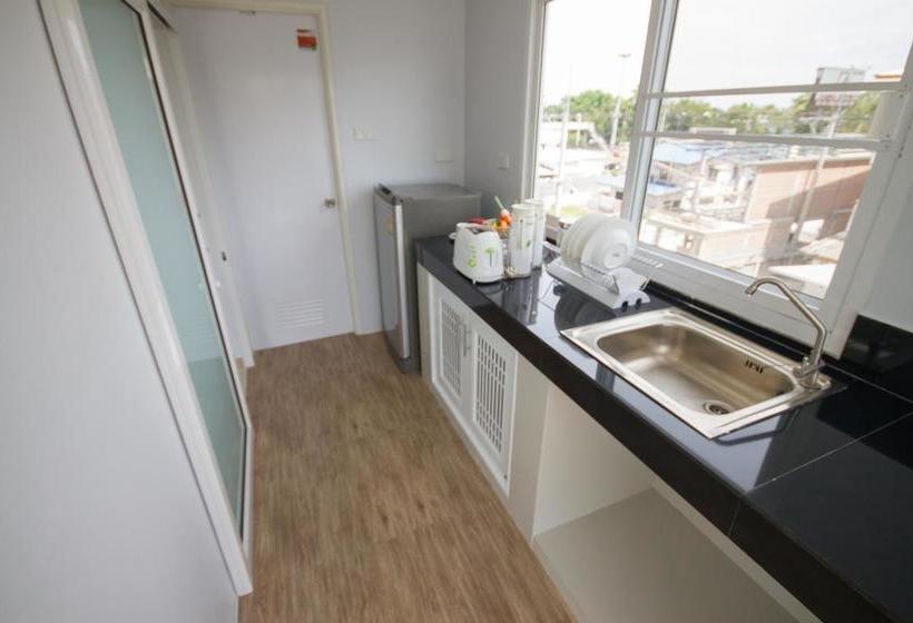 Hotel Charisma Residence 18