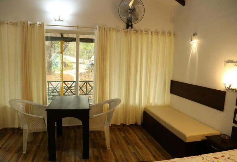 Hotel Orange Wood Resort 7