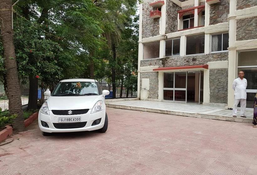 Hotel Ravi Ranjana S 4