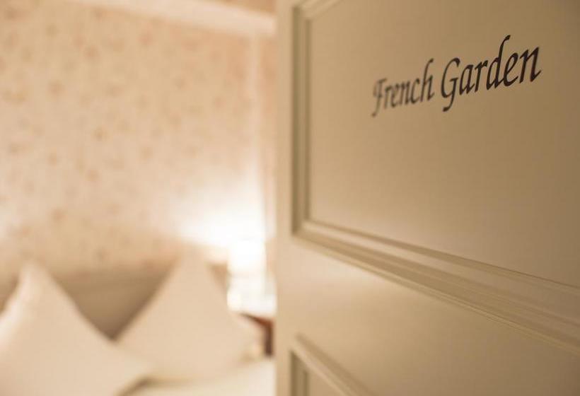 Hotel Gästehaus Schloss Saareck 1