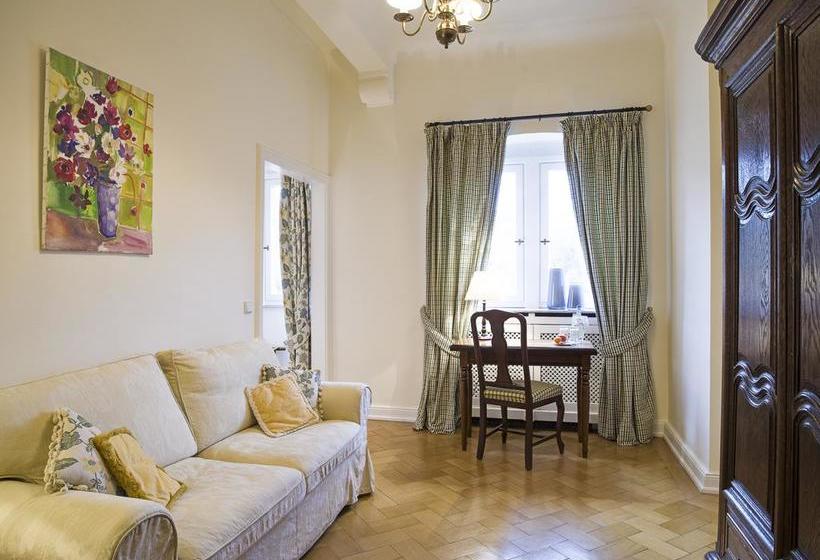 Hotel Gästehaus Schloss Saareck 12