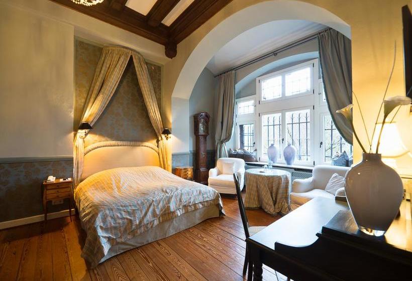 Hotel Gästehaus Schloss Saareck 8