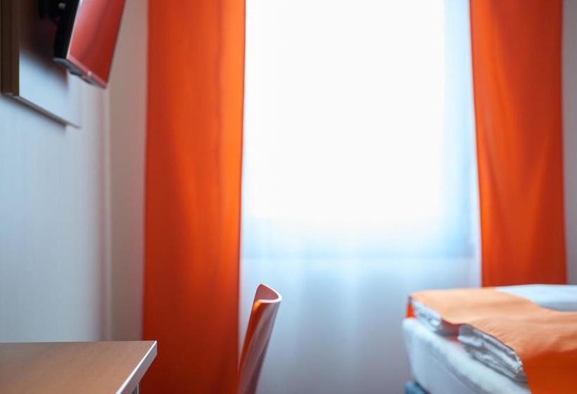 Mcdreams Hotel Düsseldorfcity 5